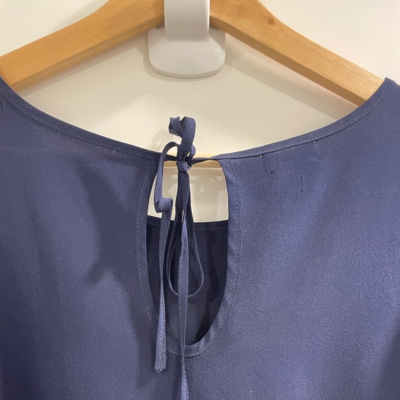 Aritzia Wilfred silk tunic blouse. Size M - Picture 5 of 6